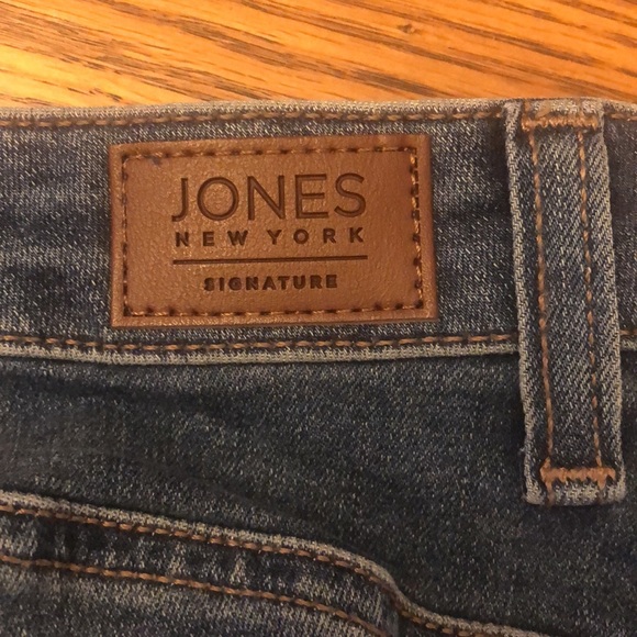 Jones New York Signature Madison Slim Jeans stretch size 2 denim faded - Picture 9 of 15